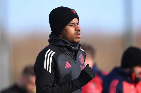 马库斯·拉什福德（Marcus Rashford）在阿莫里姆（Amorim）说他宁愿开始守门员教练的几天后笑着和笑话