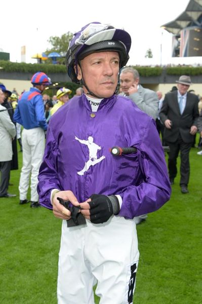 赛马传奇人物弗兰基·德托里（Frankie Dettori）申请破产，因为他承认“我为此结果感到难过和尴尬”