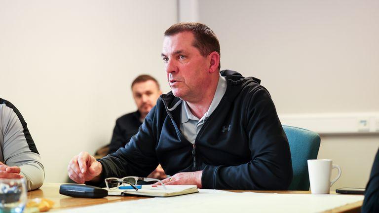 PGMOL：Chris Birchall，Carl Baker，Liam Trotter，前足球运动员开始担任新旅程的比赛官员