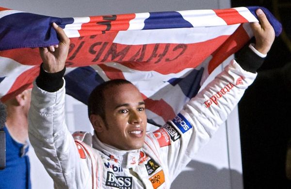 “刘易斯·汉密尔顿（Lewis Hamilton）惊讶地听到发生了什么事”  – 蒂莫·格洛克（Timo Glock）