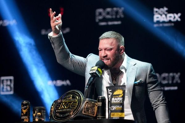 康纳·麦格雷戈（Conor McGregor）揭示了在UFC“高原”的主要职业枢纽的原因，因为MMA传奇的回归仍然是一个谜