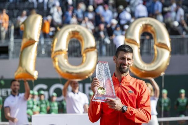 诺瓦克·德约科维奇（Novak Djokovic）庆祝成为第三个赢得ATP巡回赛冠军的人 – 与安迪·默里（Andy Murray）分手11天后