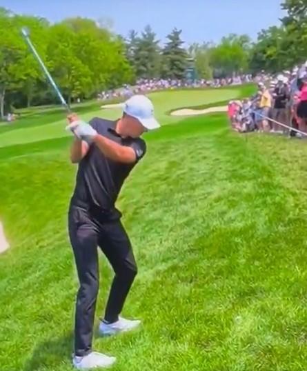 当高尔夫球射门错误时，乔丹·斯皮斯（Jordan Spieth）“几乎结束了球迷的生活