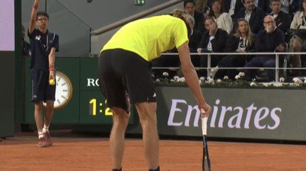 亚历山大·兹维雷夫（Alexander Zverev）在法国公开球场上留下了翻倍