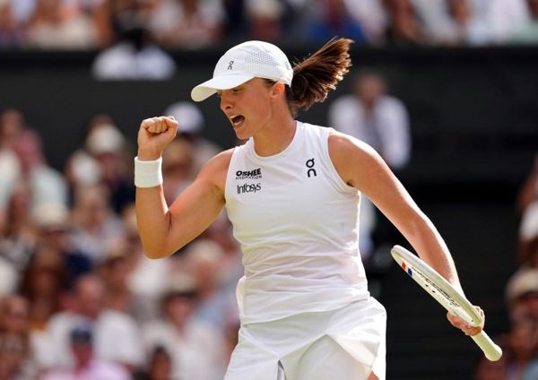 Iga Swiatek拆除了Amanda Anisimova 6-0 6-0，因为美国人在114年中遭受了首次Wimbledon女士的最后一位粉刷