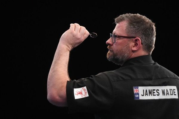 “我很尴尬……我不适合模具”  – 詹姆斯·韦德（James Wade）猛击飞镖酋长，并说他被英超联赛滑倒了