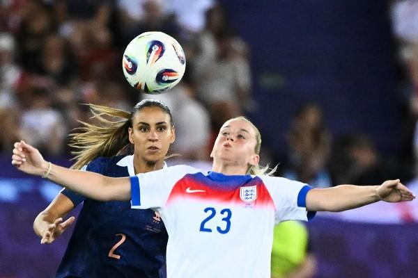 英格兰女足负法国 卫冕欧国杯难行