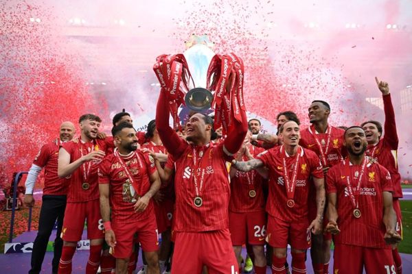 英超联赛2025-26赛季预览：每个俱乐部的荣耀机会，梦想团队明星和著名球迷都透露