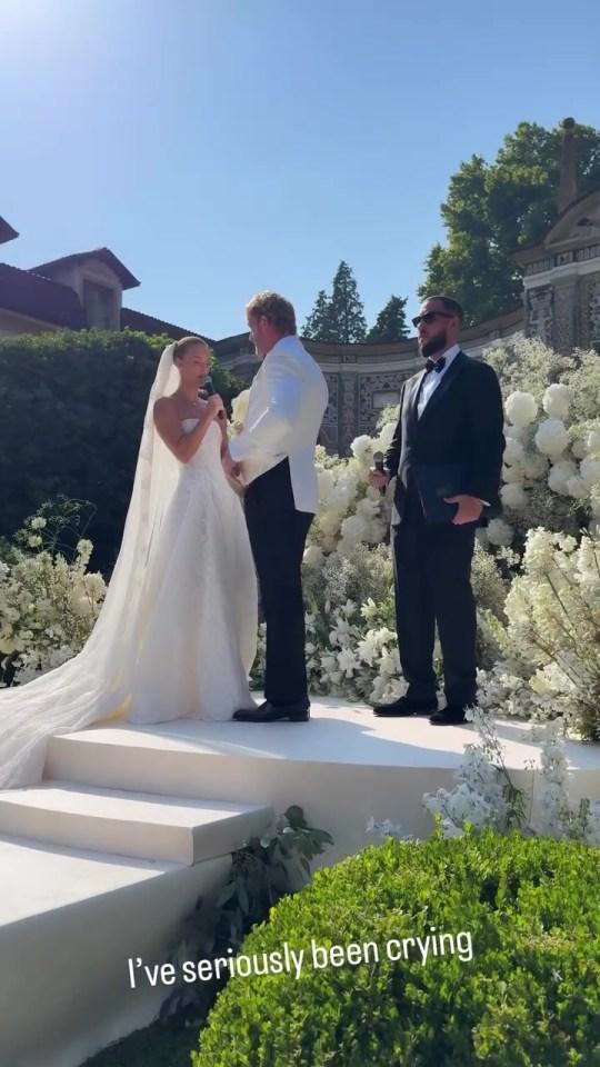 杰克·保罗（Jake Paul）在洛根（Logan）兄弟尼娜·阿格达尔（Nina Agdal）在拳击手砸碎婚礼蛋糕之前，莱根（Logan）嫁给了妮娜·阿格达尔（Nina Agdal）