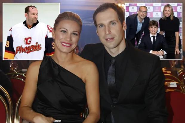 在彼得·切奇（Petr Cech）的一生中，英超联赛偶像宣布了妻子分裂，从切换运动到孩子们的追随者
