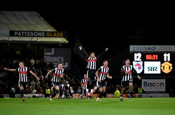 Grimsby 2 Man Utd 2（笔为12-11）：Amorim的拖鞋倒在了有史以来最大的杯赛中