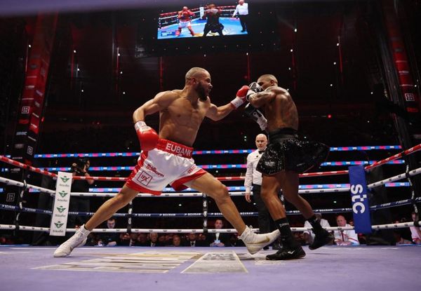 克里斯·尤班克（Chris Eubank）vs conor benn 2与日期和位置揭示了大型重赛
