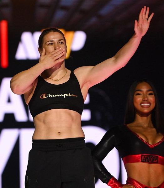 在爸爸打破关系新闻之后，在凯蒂·泰勒（Katie Taylor）与丈夫很少见的丈夫的秘密婚姻中