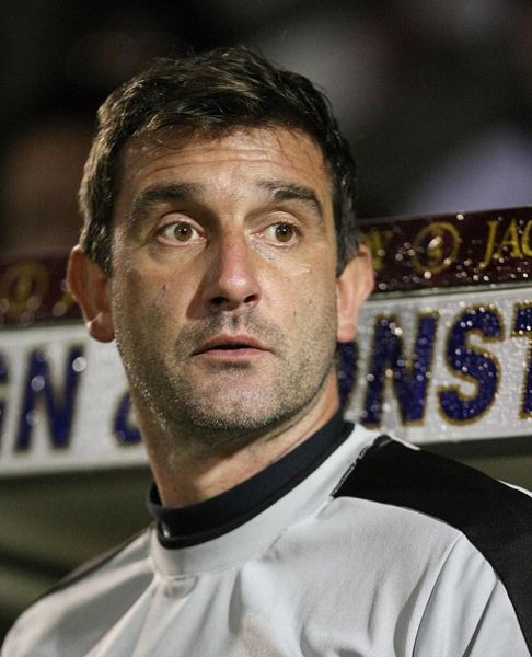 现年52岁的前总部联赛明星在被诊断出患有两种绝症的姑息治疗中，作为家庭辩护