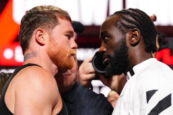 Canelo Alvarez vs Terence Crawford Ring Girl揭示了令人惊叹的前Office Worker品牌“ Perfect”