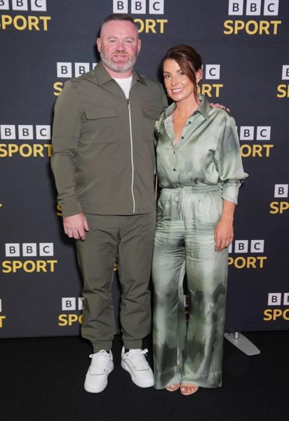 韦恩·鲁尼（Wayne Rooney）被晚餐大卫和维多利亚·贝克汉姆（Victoria Beckham）吹走了
