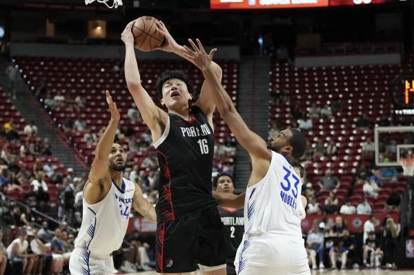 勇士末节轰51分反胜拓荒者 杨翰森6犯离场