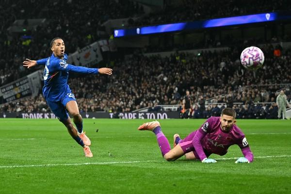 结束入球荒 祖奥柏度请卡斯度食饭