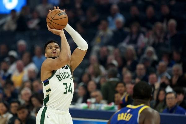 字母哥向公鹿表忠：永不主动提要走