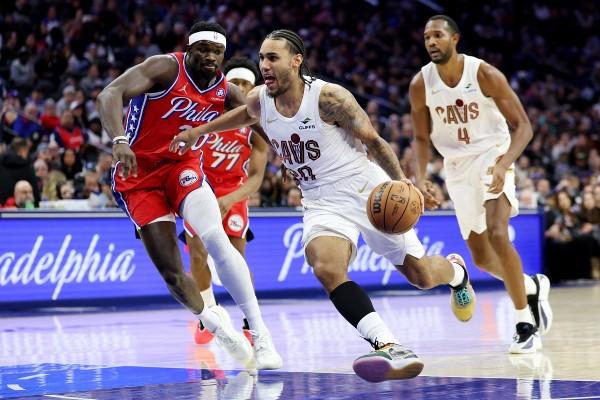 米曹：年度进步奖应颁畀泰臣