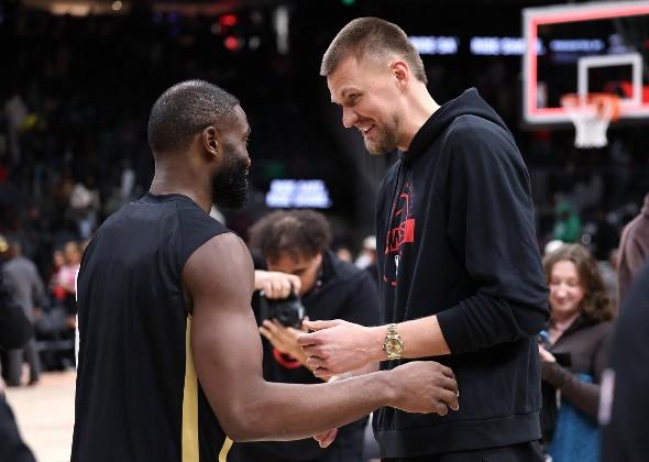 勇士换来「独角兽」 卡尔教练信他健康