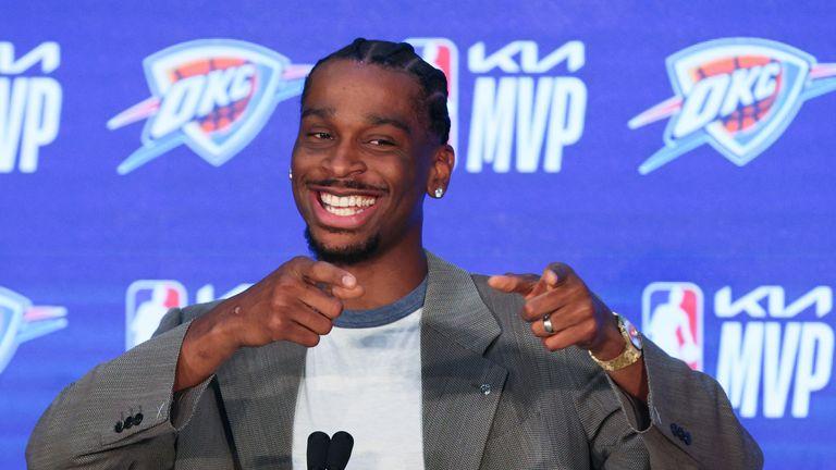 NBA：俄克拉荷马城雷霆队的谢伊·吉尔杰斯·亚历山大成为第 14 位连续赢得 NBA MVP 的球员
