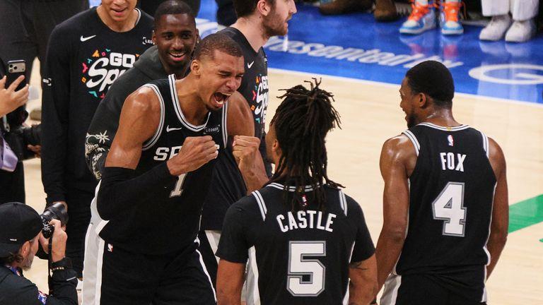 NBA 季后赛：维克托·温巴尼亚马 (Victor Wembanyama) 的圣安东尼奥马刺队 (San Antonio Spurs) 击败卫冕冠军俄克拉荷马城雷霆队 (Oklahoma City Thunder)，确保进入决赛